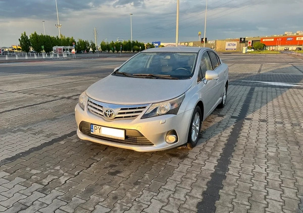 Toyota Avensis cena 31000 przebieg: 319000, rok produkcji 2012 z Poznań małe 56